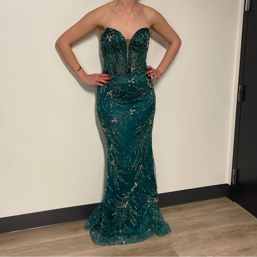 Elegant emerald colored gown